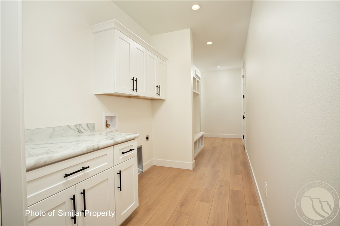 4613 Shining Light Lane