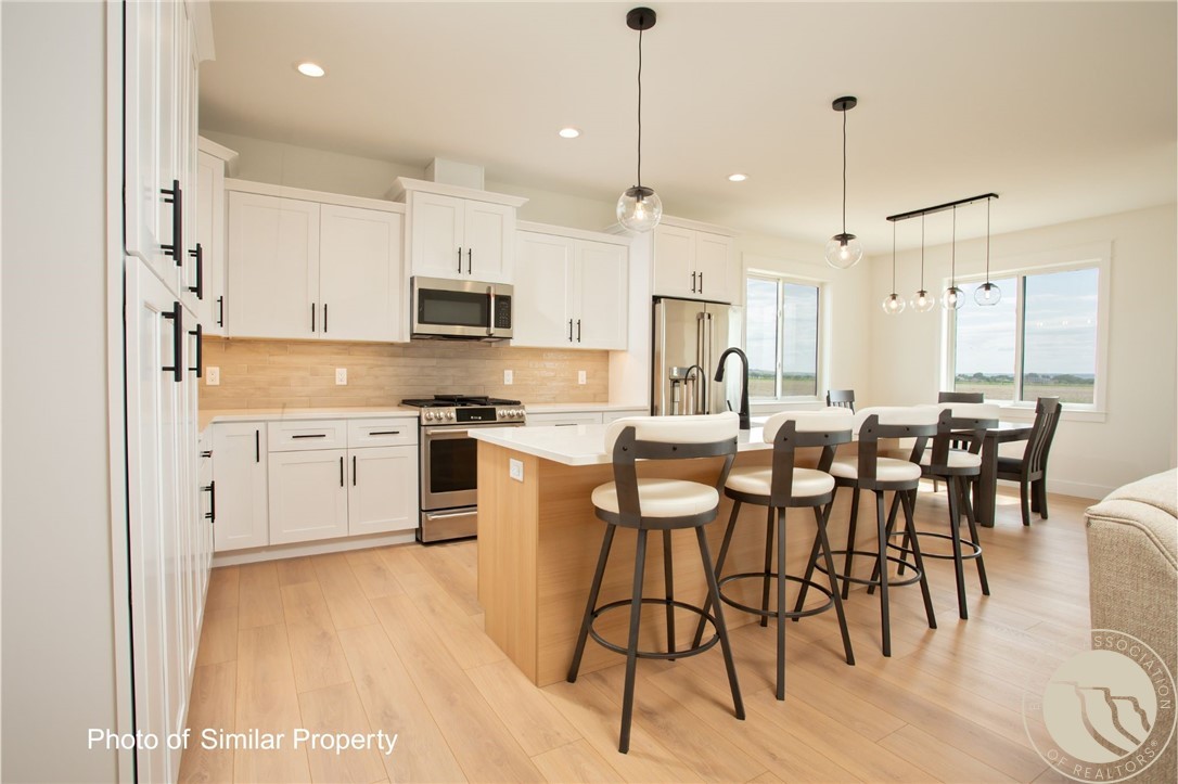 4613 Shining Light Lane