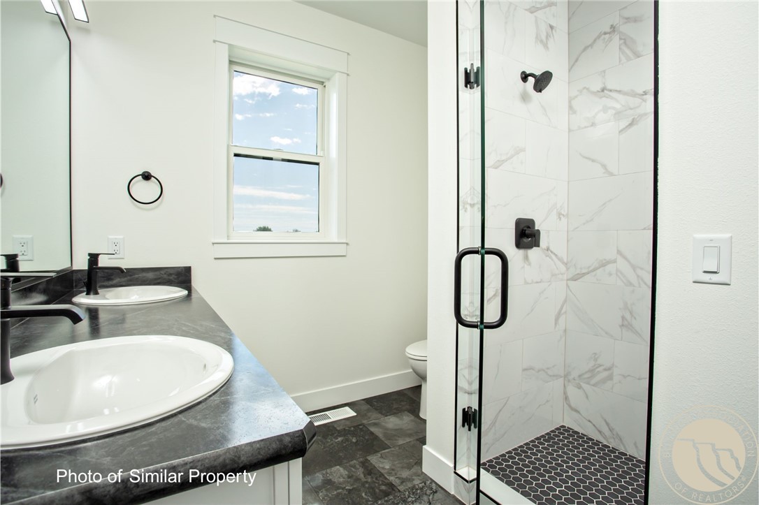 4613 Shining Light Lane