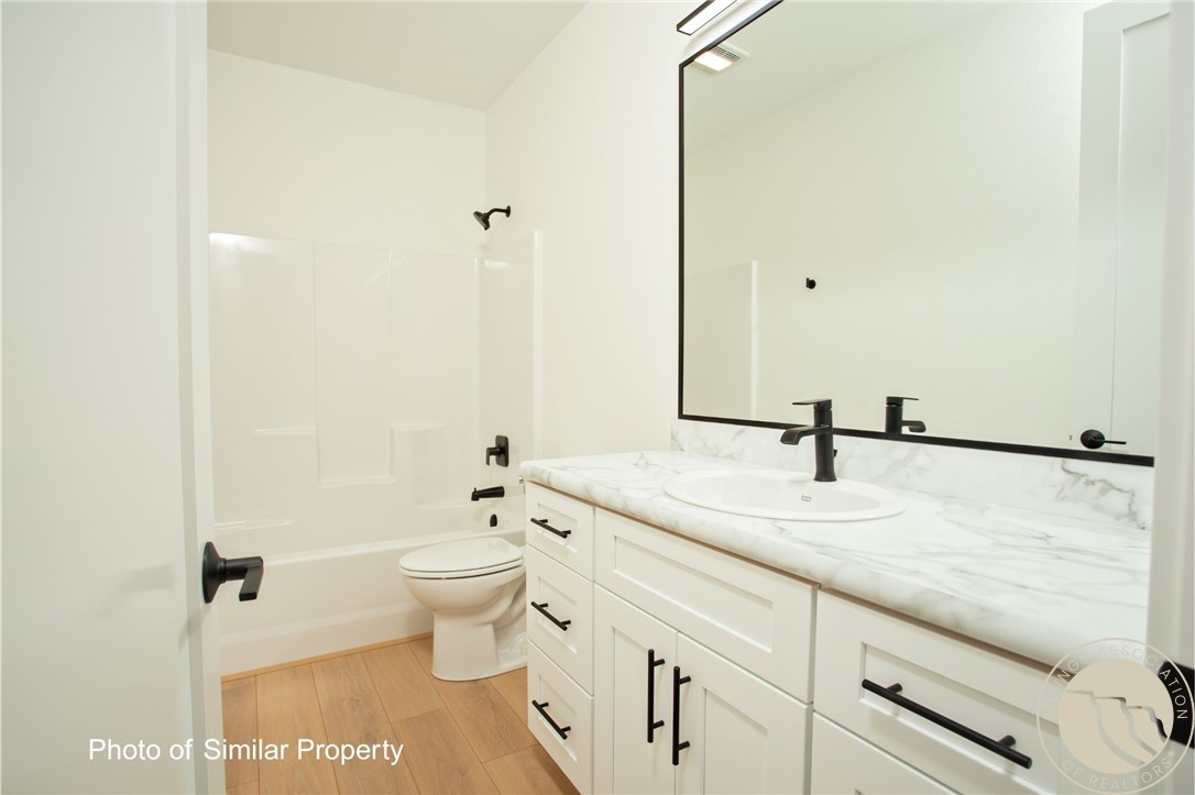 4613 Shining Light Lane