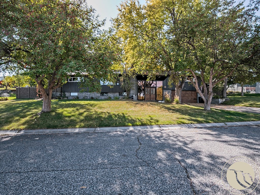 663 Valle Vista Ave