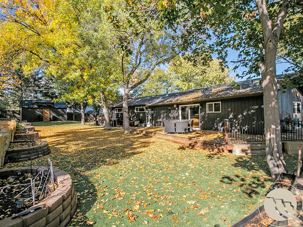663 Valle Vista Ave