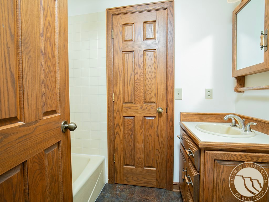 2800 Gregory Drive S