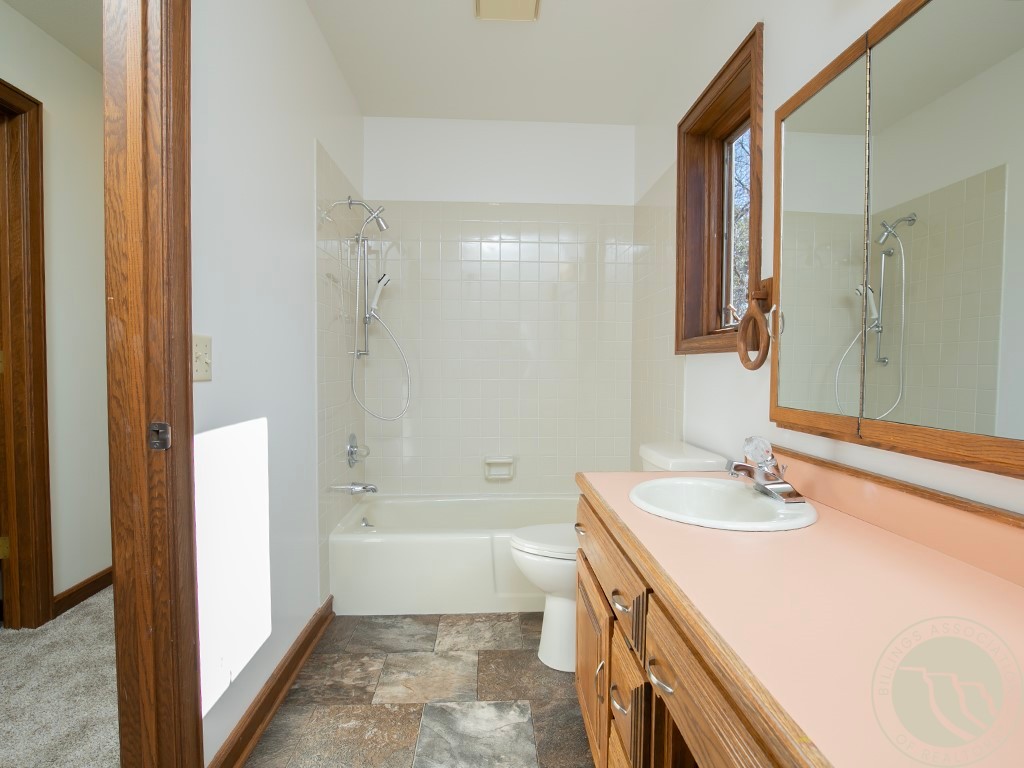 2800 Gregory Drive S