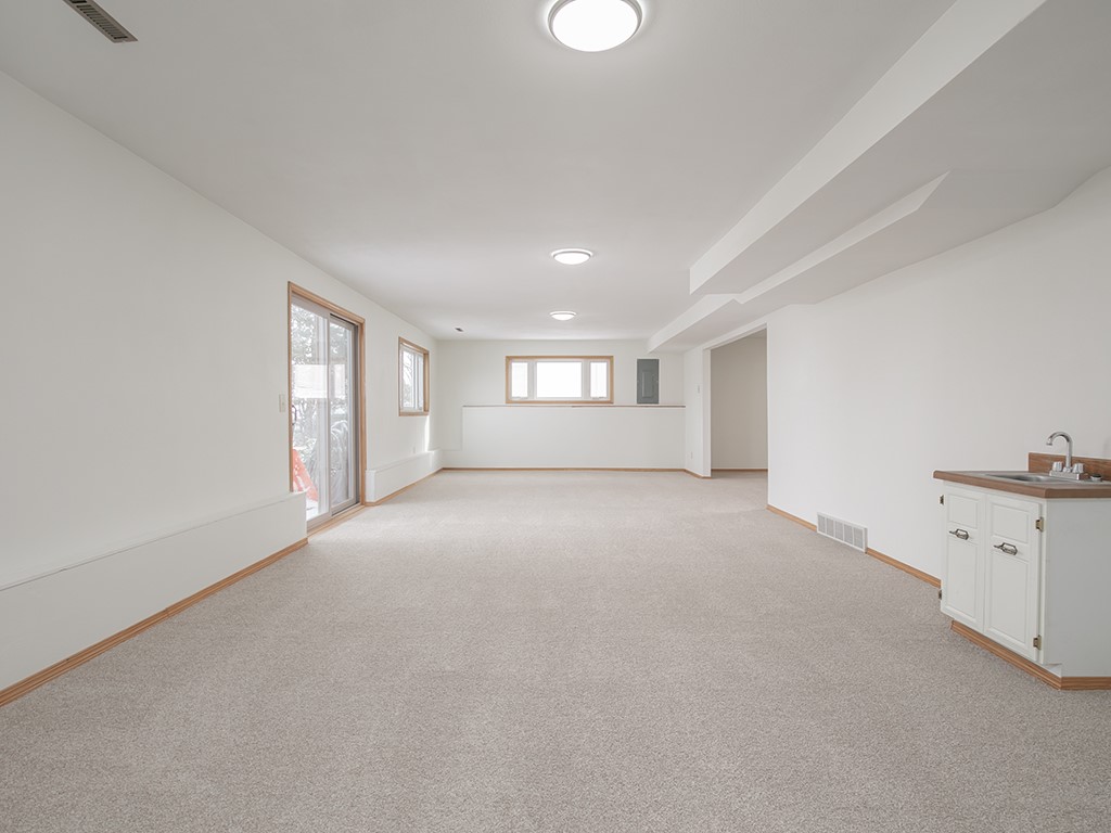 657 Valle Vista AVENUE