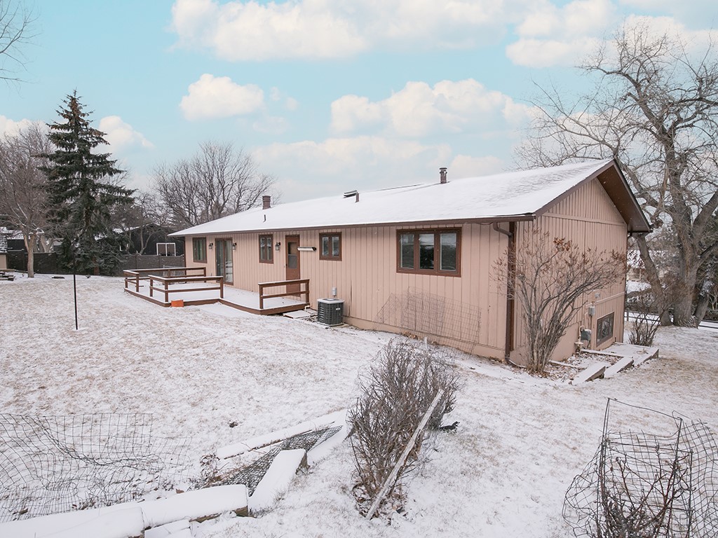 657 Valle Vista AVENUE