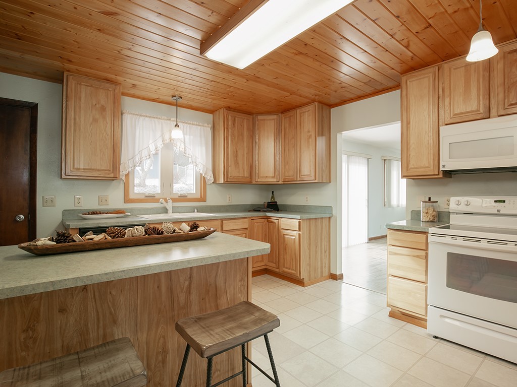 657 Valle Vista AVENUE