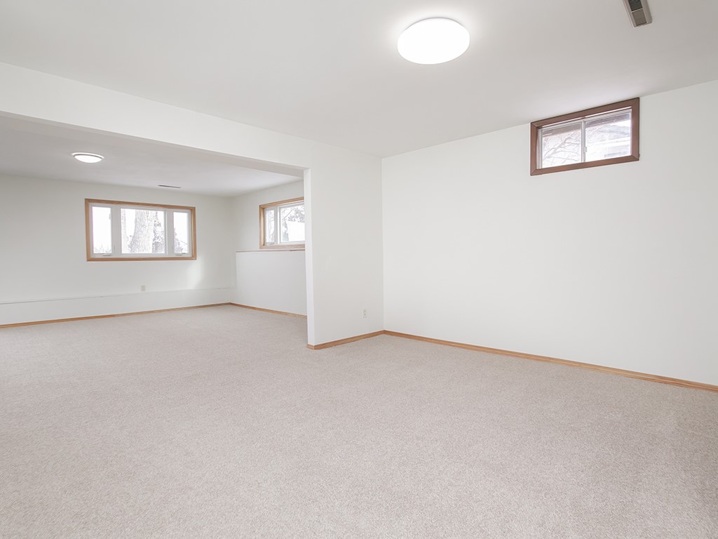 657 Valle Vista AVENUE