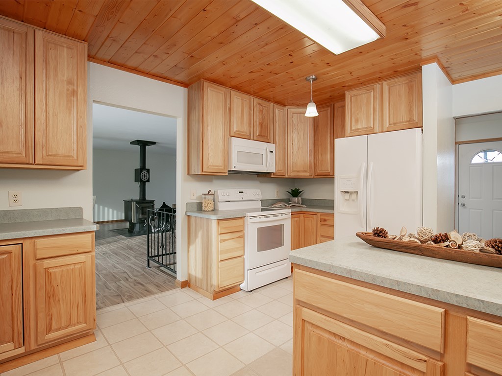 657 Valle Vista AVENUE