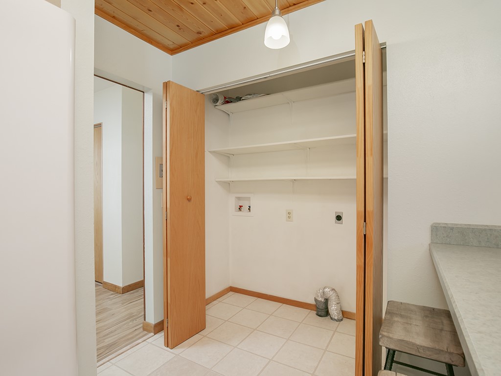 657 Valle Vista AVENUE