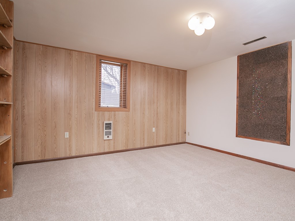 657 Valle Vista AVENUE