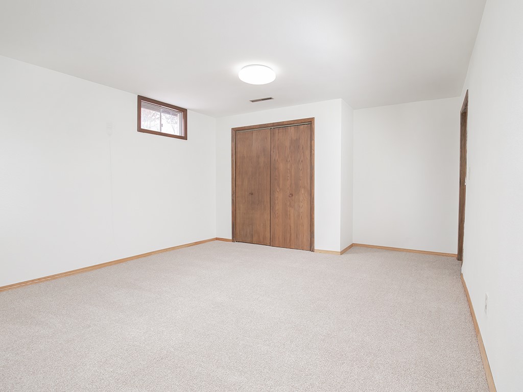 657 Valle Vista AVENUE