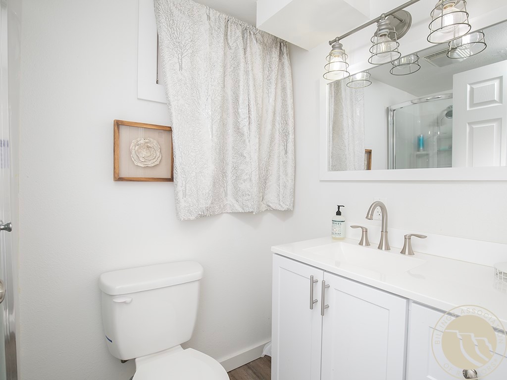 1704 Burlington AVENUE