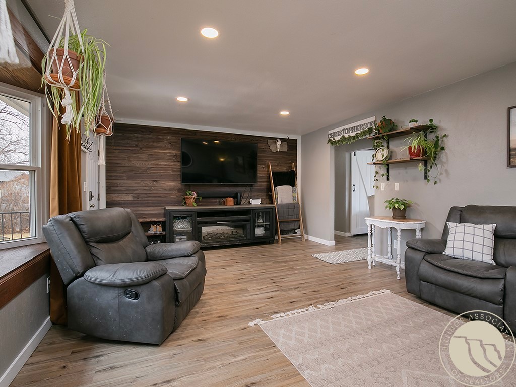 1704 Burlington AVENUE