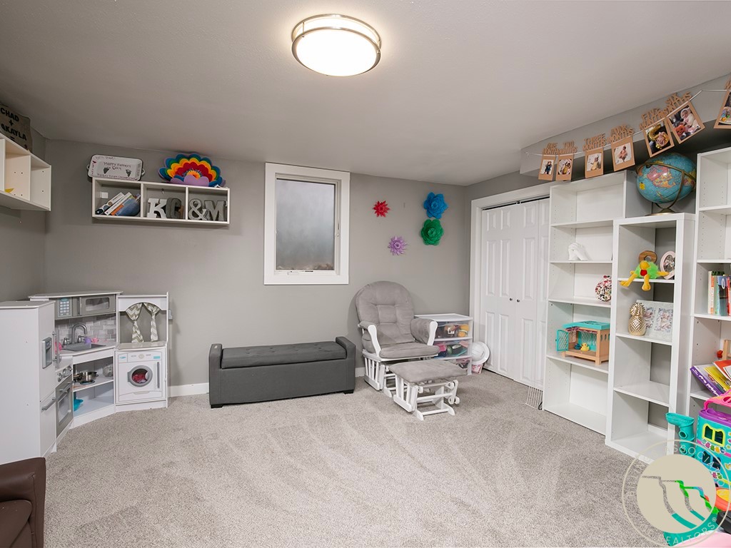 1704 Burlington AVENUE