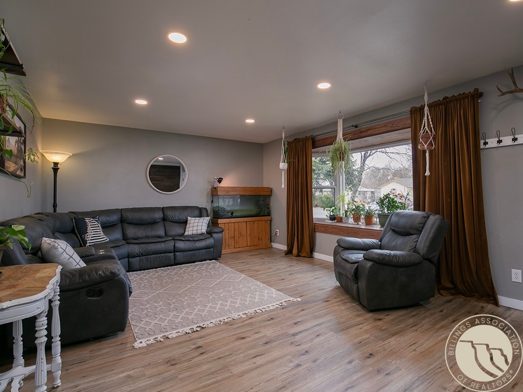 1704 Burlington AVENUE