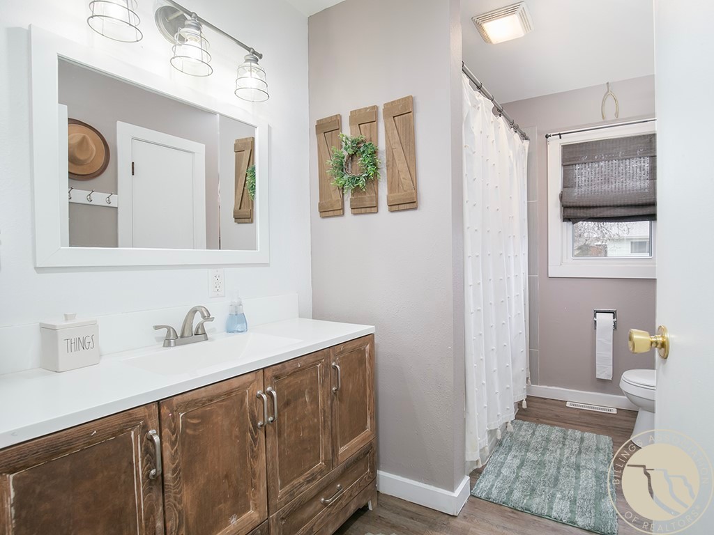 1704 Burlington AVENUE