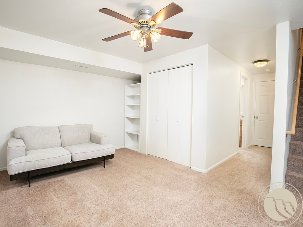 542 Killarney Street