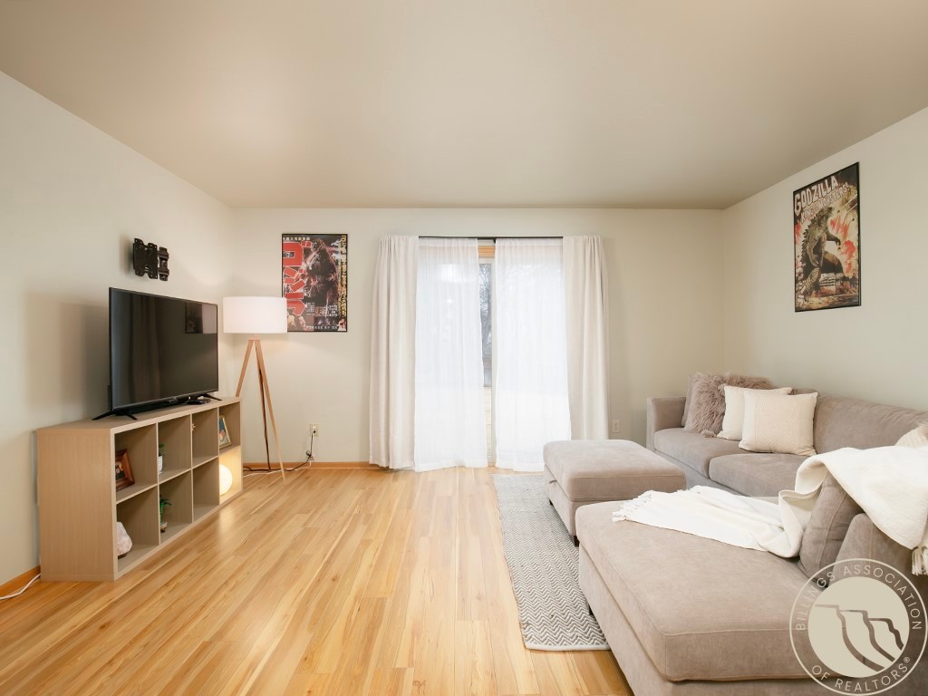 542 Killarney Street