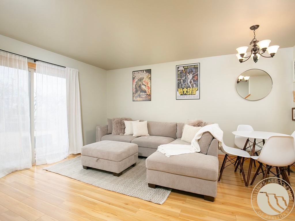 542 Killarney Street