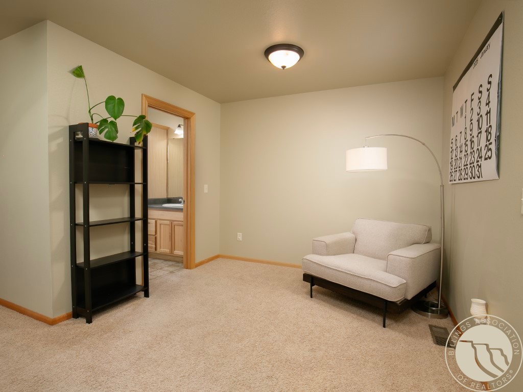 542 Killarney Street