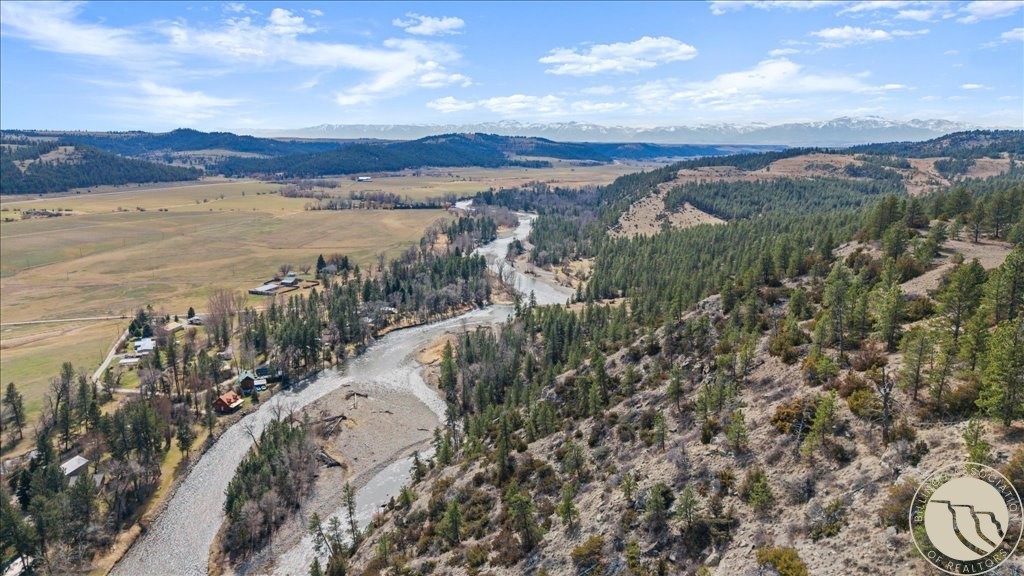 147 Stillwater Loop
