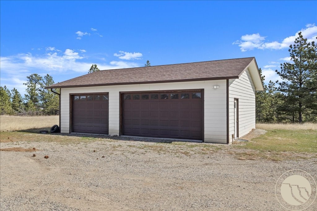 147 Stillwater Loop