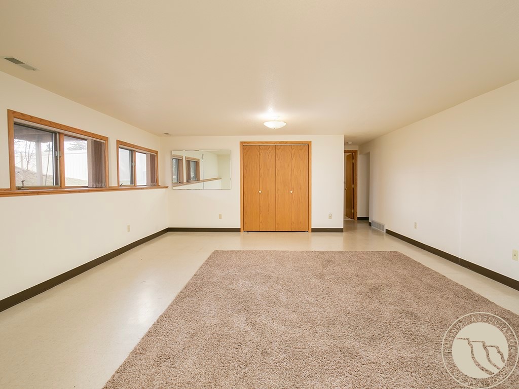 3441 Poly Drive 19