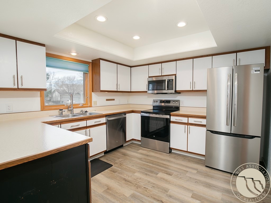 3441 Poly Drive 19
