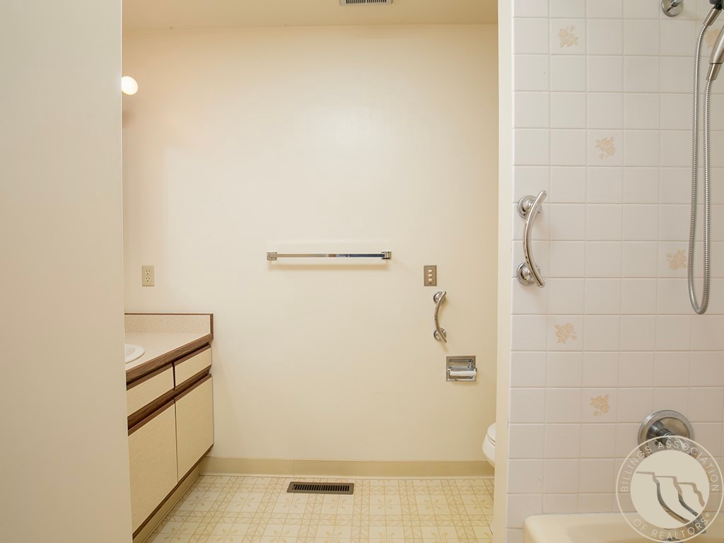 3441 Poly Drive 19