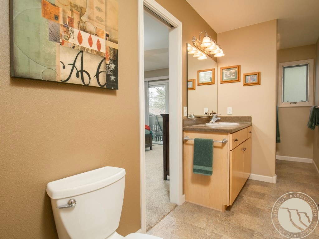 905 13th Street W
