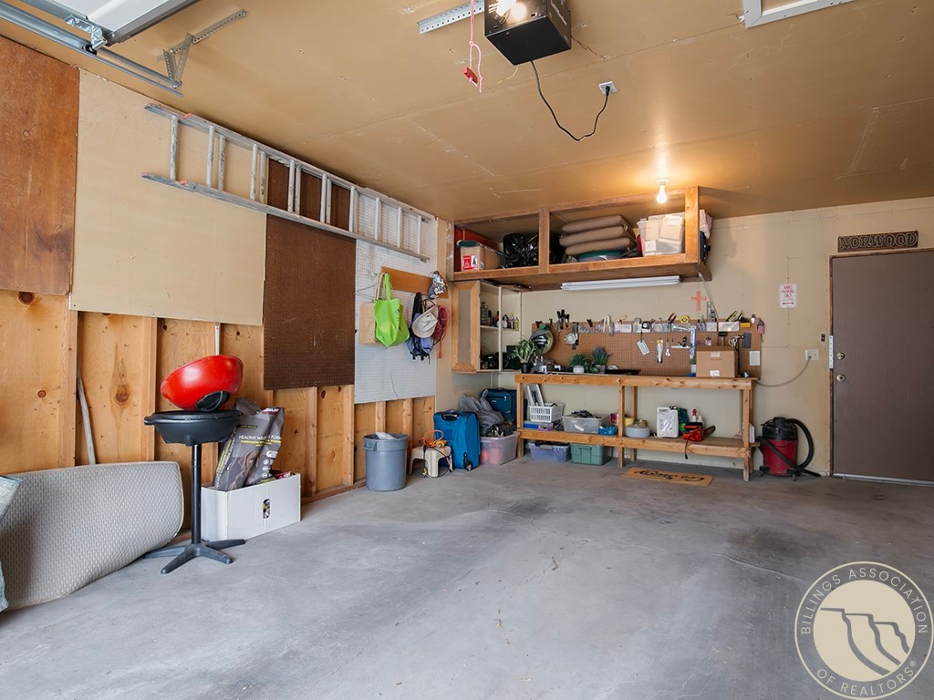 905 13th Street W