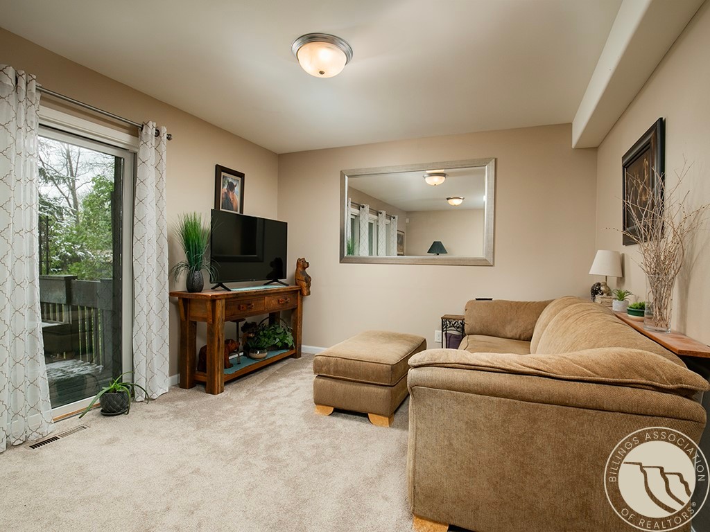 905 13th Street W