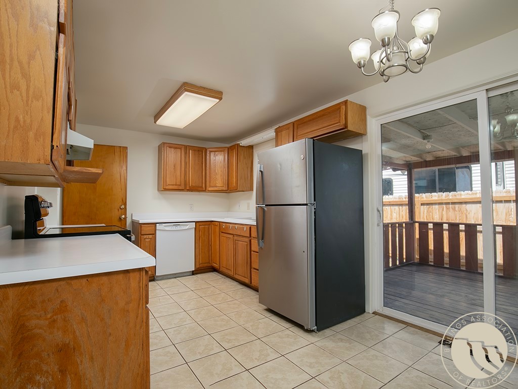 3415 Poly Drive