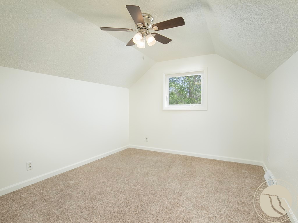3415 Poly Drive