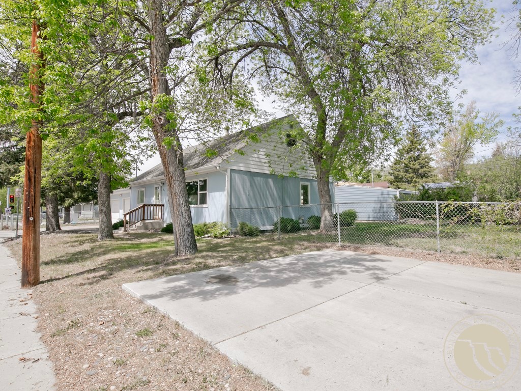 3415 Poly Drive