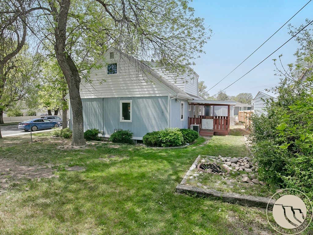 3415 Poly Drive