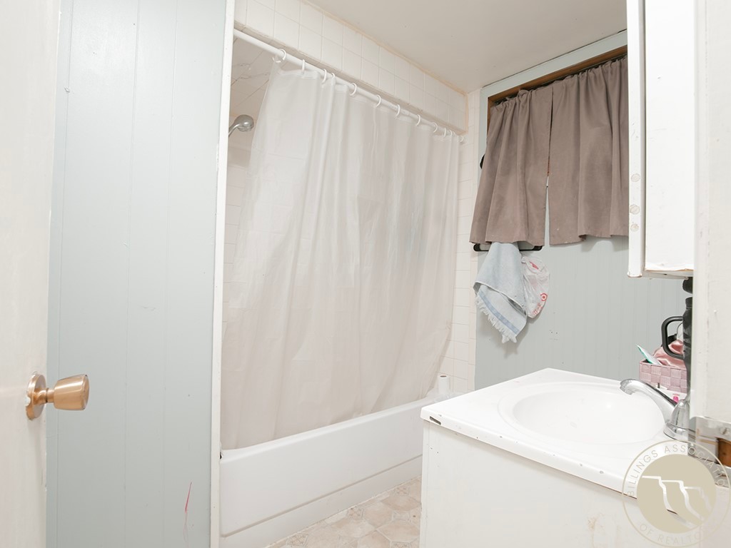 3415 Poly Drive