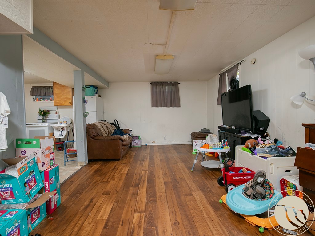 3415 Poly Drive