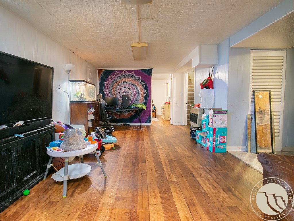 3415 Poly Drive