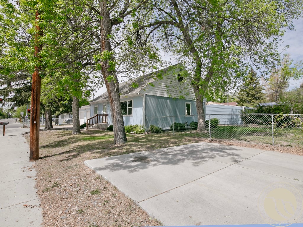 3415 Poly Drive