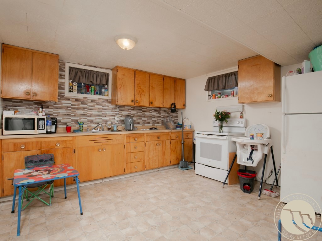 3415 Poly Drive