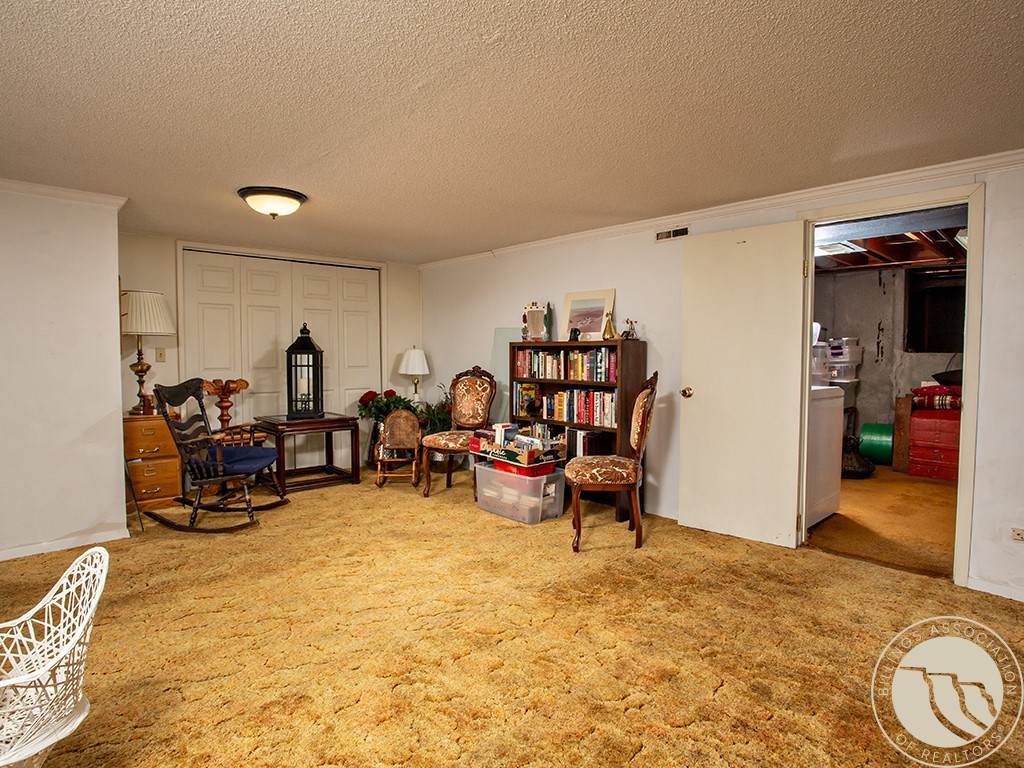4748 Rimrock Rd
