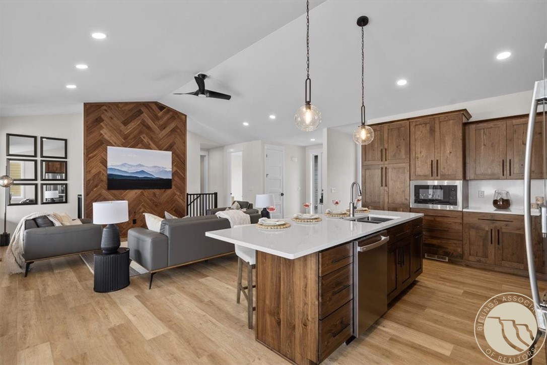 4613 Shining Light Lane