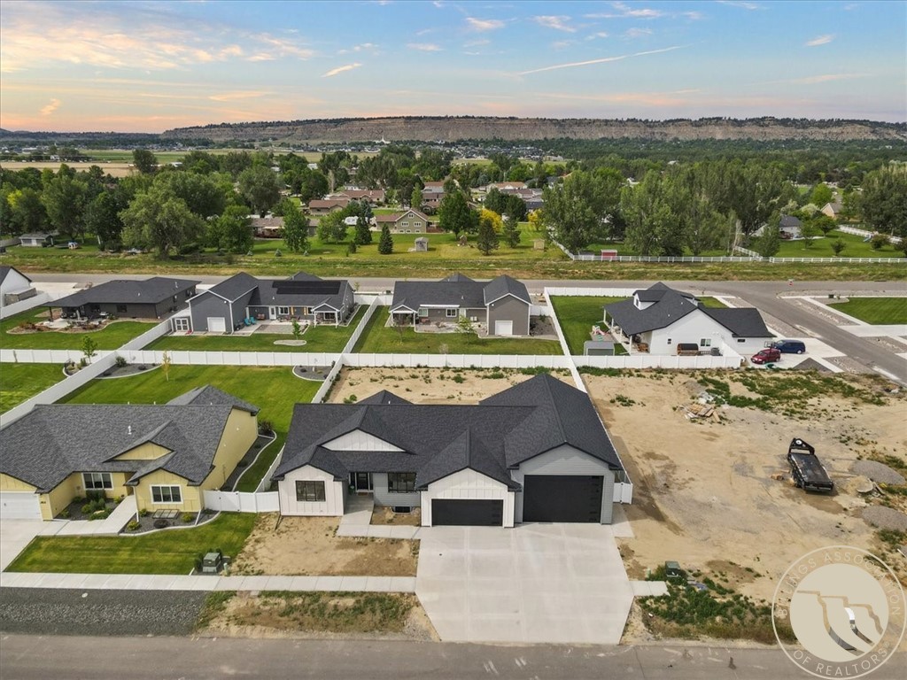 4613 Shining Light Lane