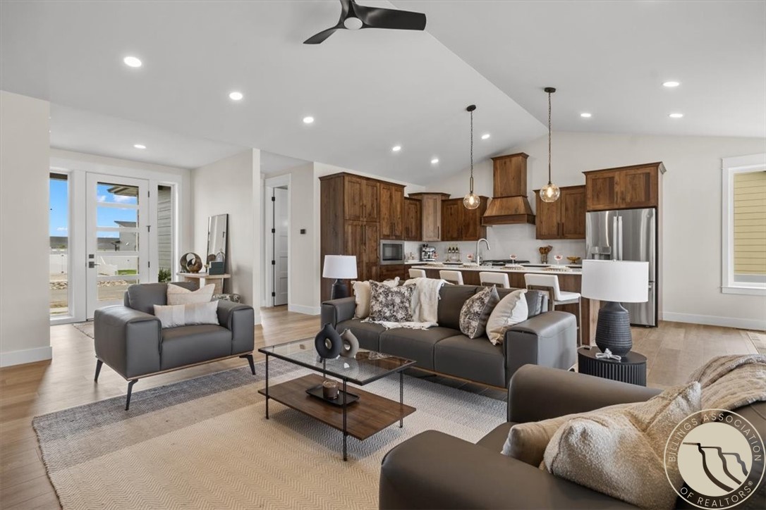 4613 Shining Light Lane