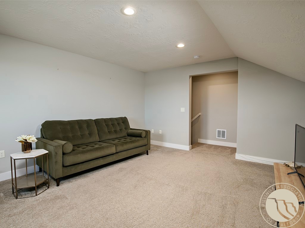 1145 Vineyard Way