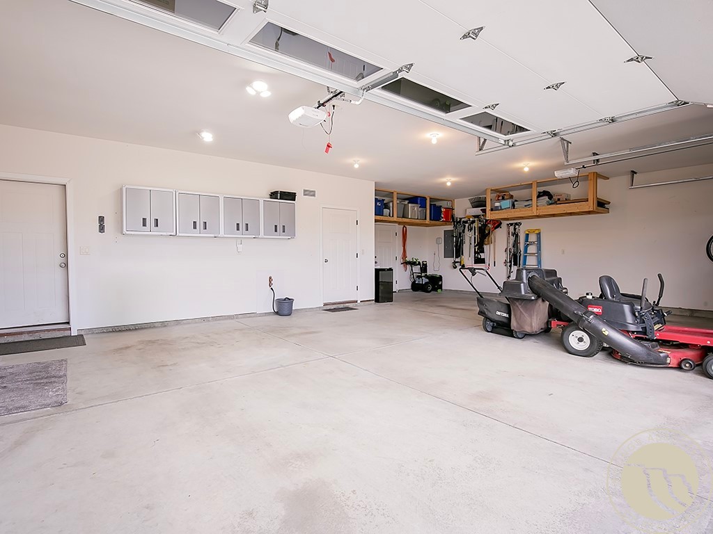 1145 Vineyard Way