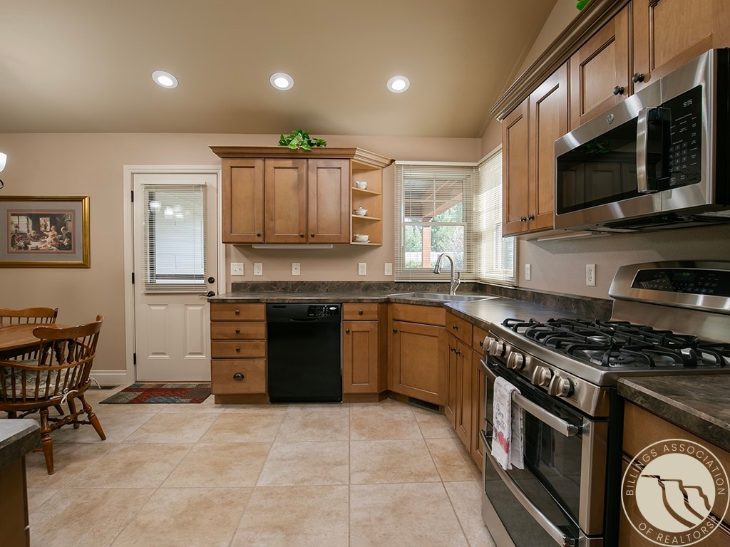 3737 Fairmeadow Court