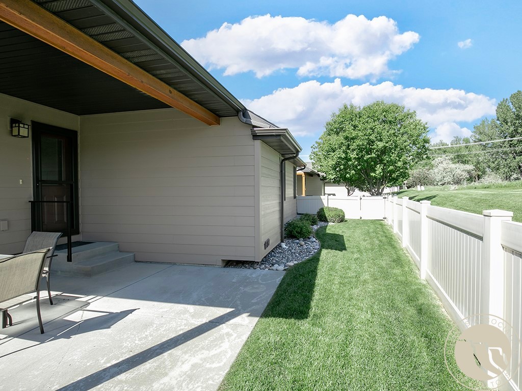 3737 Fairmeadow Court